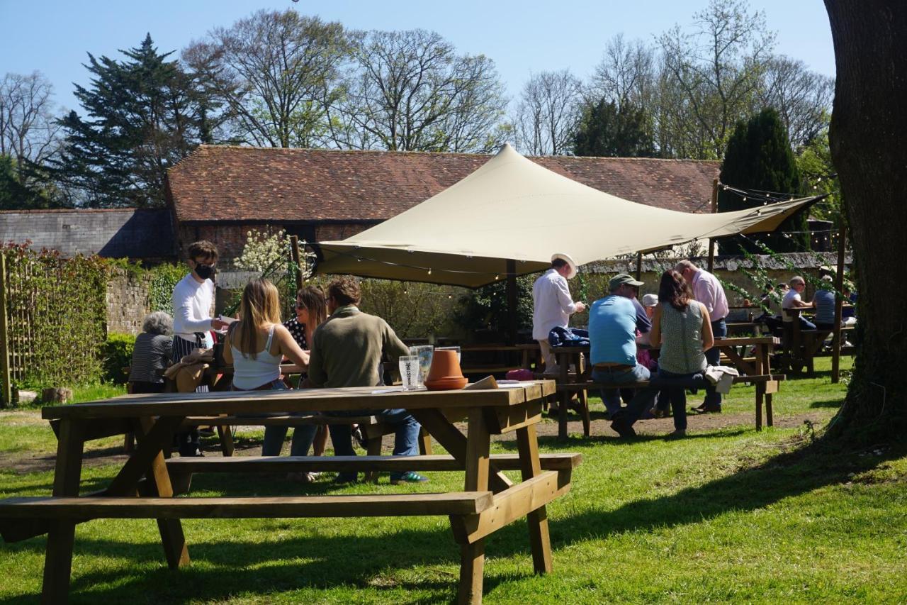 The Pembroke Arms Hotel Wilton  Exterior foto