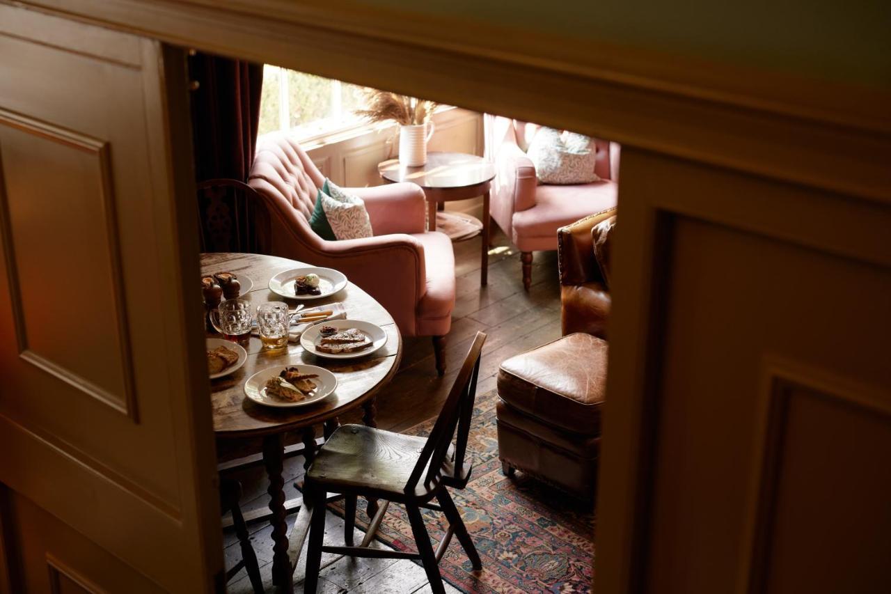 The Pembroke Arms Hotel Wilton  Exterior foto